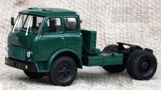 Тягач МАЗ 504Б зеленый (Наш Автопром)
